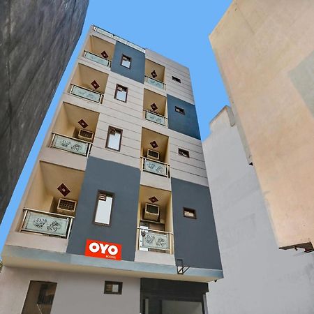 Hotel O Hotel Blue Orchid Új-Delhi Kültér fotó