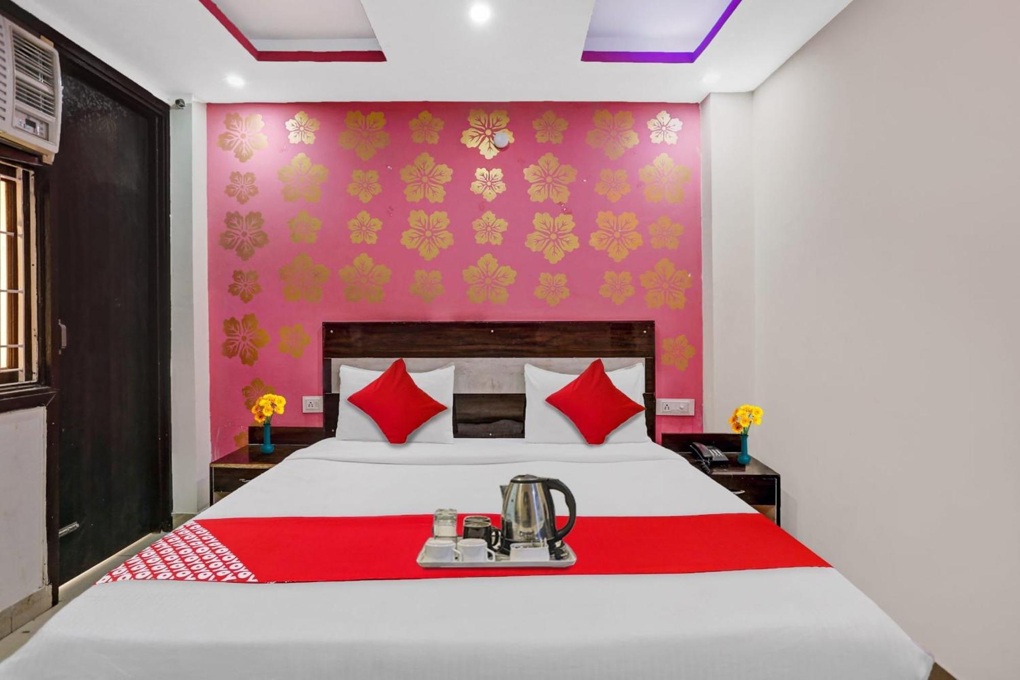 Hotel O Hotel Blue Orchid Új-Delhi Kültér fotó