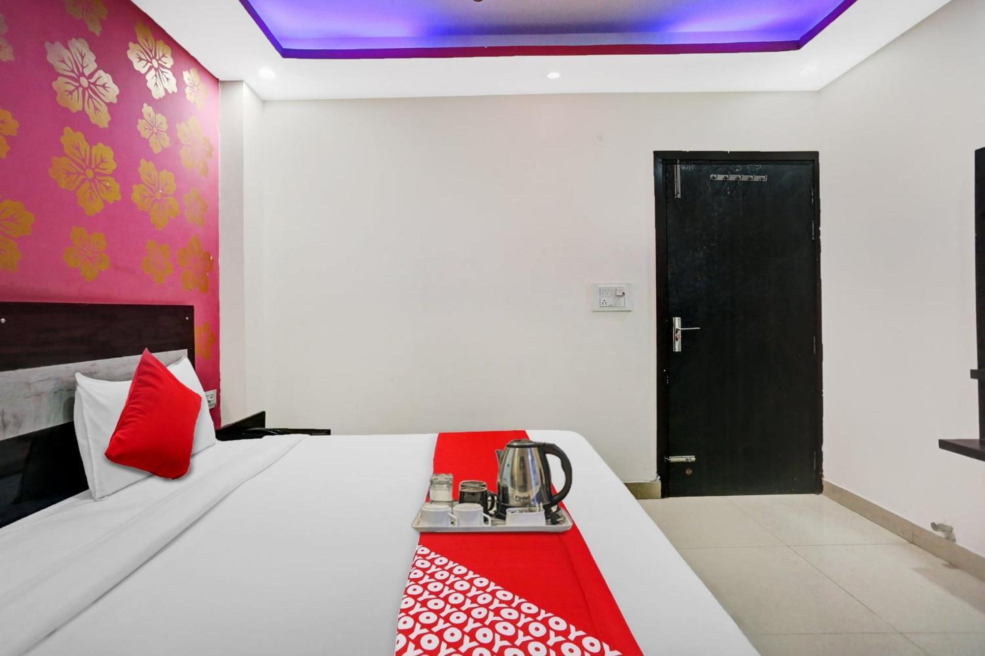 Hotel O Hotel Blue Orchid Új-Delhi Kültér fotó