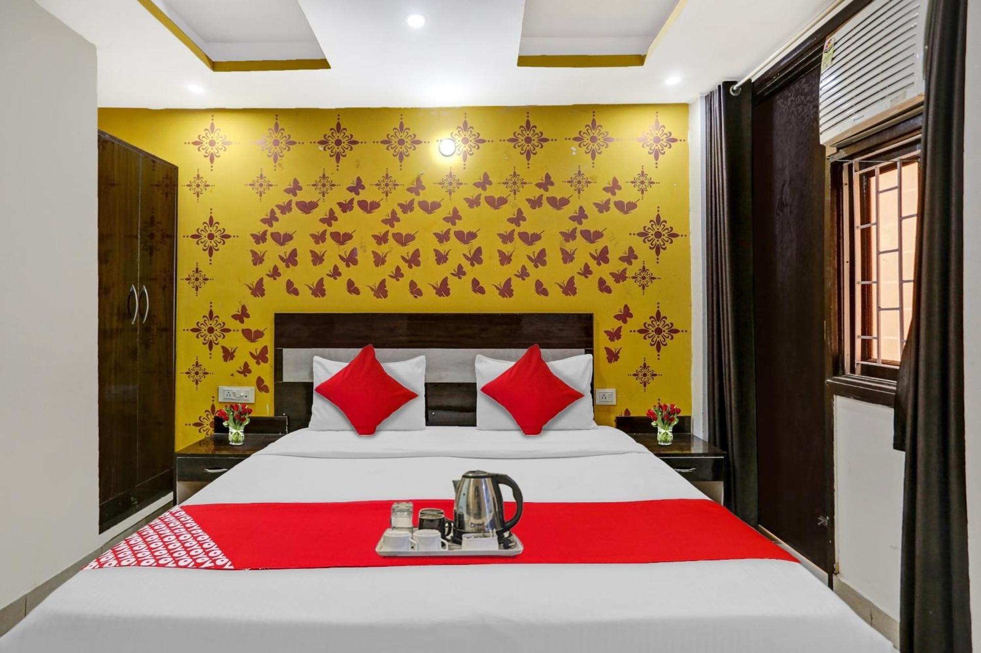 Hotel O Hotel Blue Orchid Új-Delhi Kültér fotó