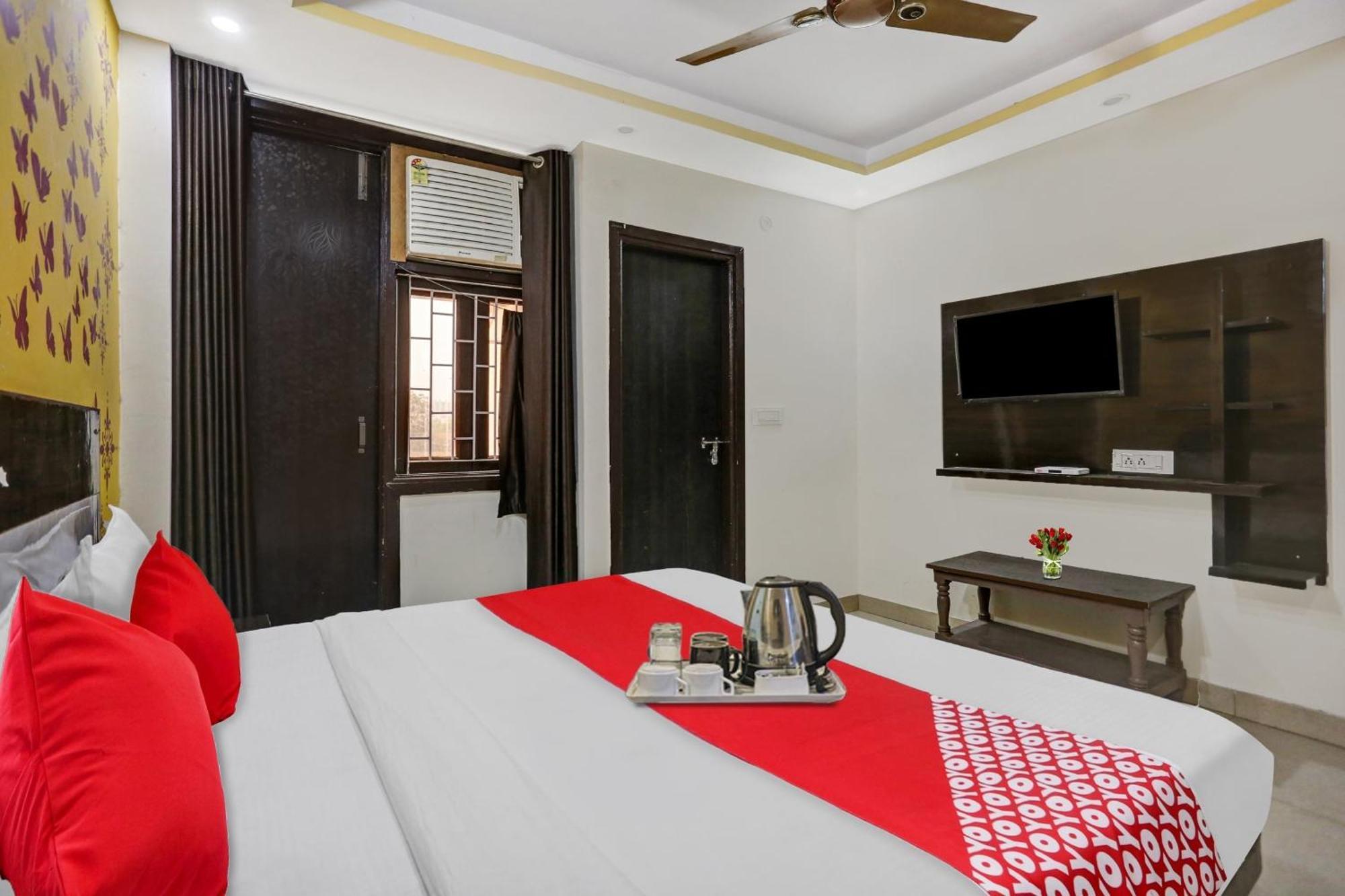 Hotel O Hotel Blue Orchid Új-Delhi Kültér fotó