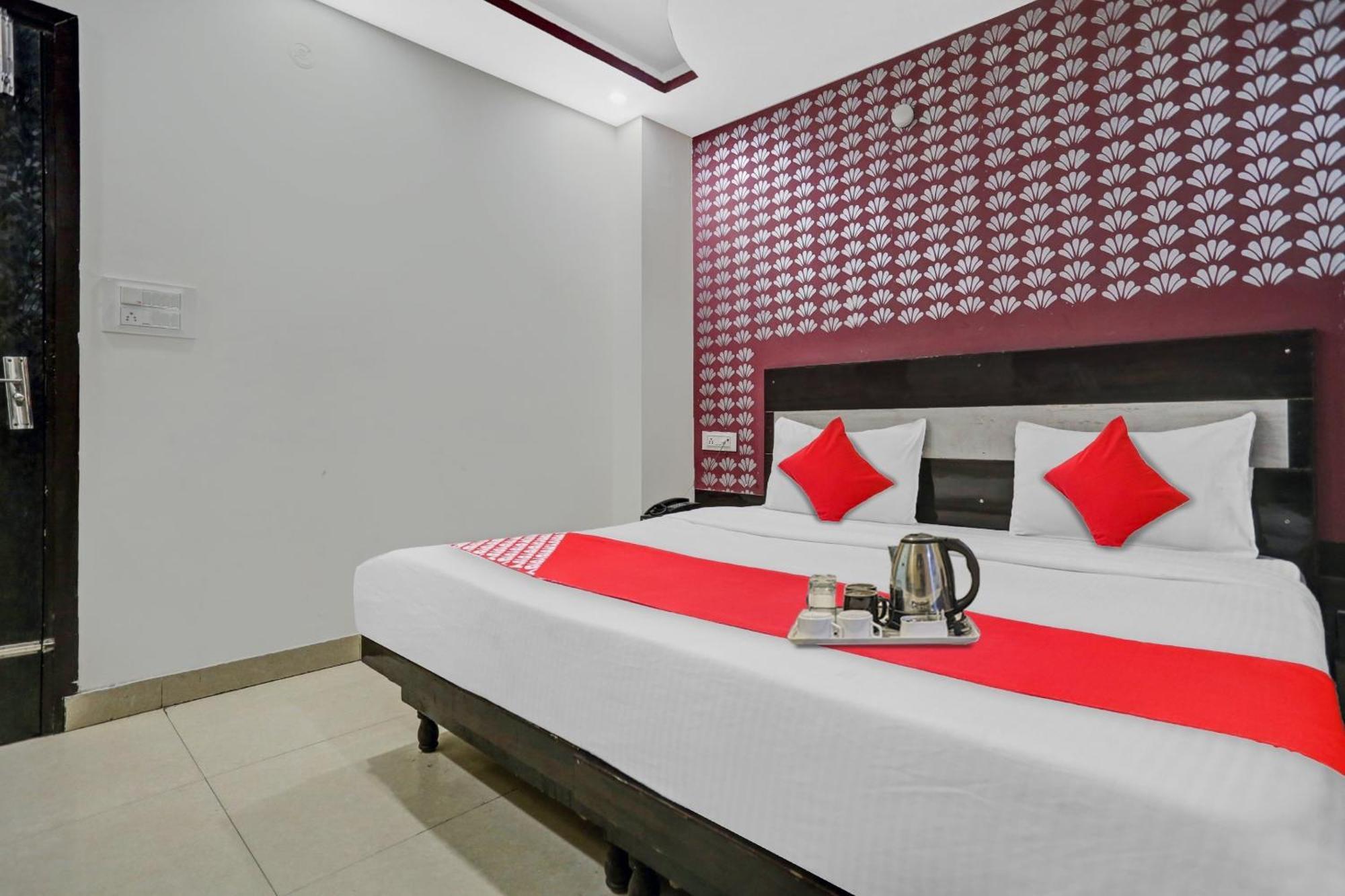Hotel O Hotel Blue Orchid Új-Delhi Kültér fotó