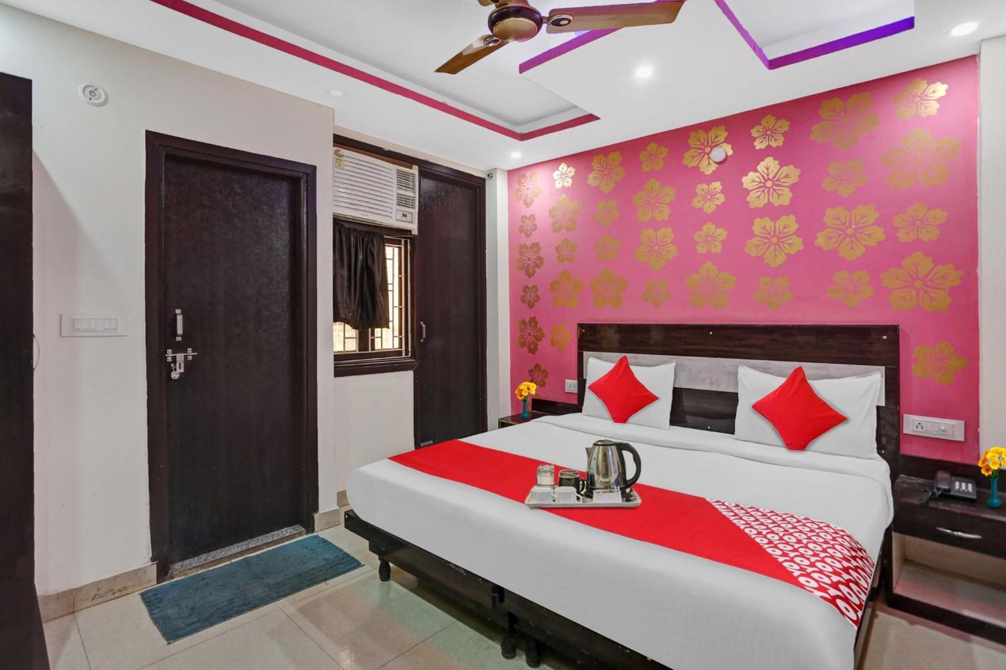 Hotel O Hotel Blue Orchid Új-Delhi Kültér fotó