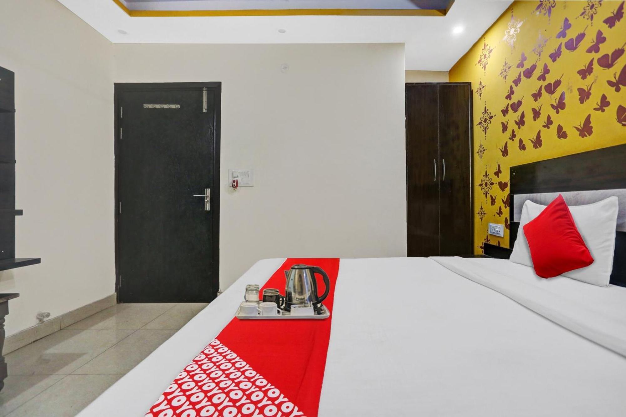 Hotel O Hotel Blue Orchid Új-Delhi Kültér fotó